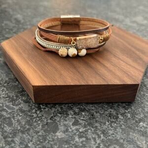 GUC FRANCESCA’S DRUZY RHINESTONE MULTI LAYERED MAGNET CLOSURE BRACELET